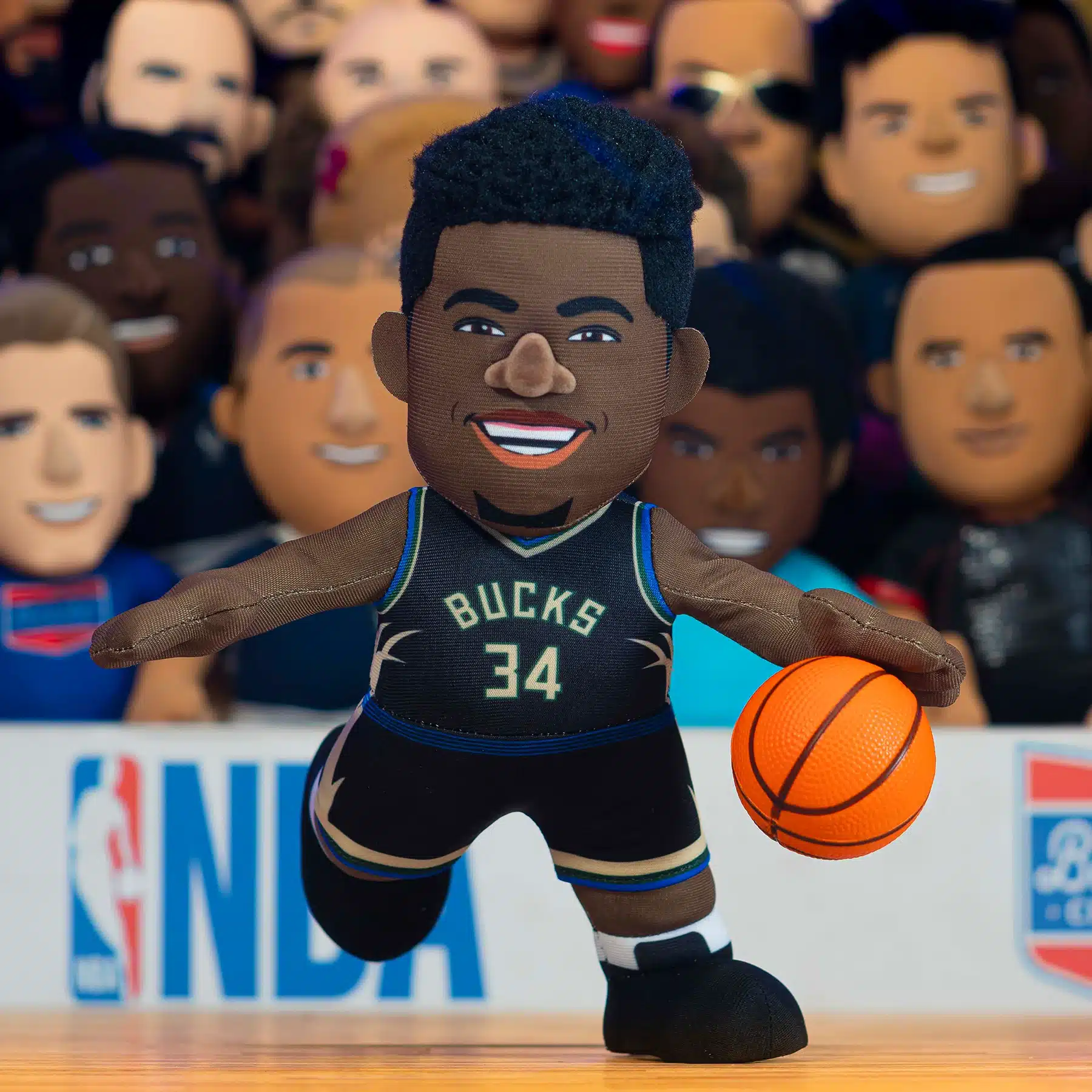 BLEACHER CREATURES GIANNIS ANTETOKOUNMPO